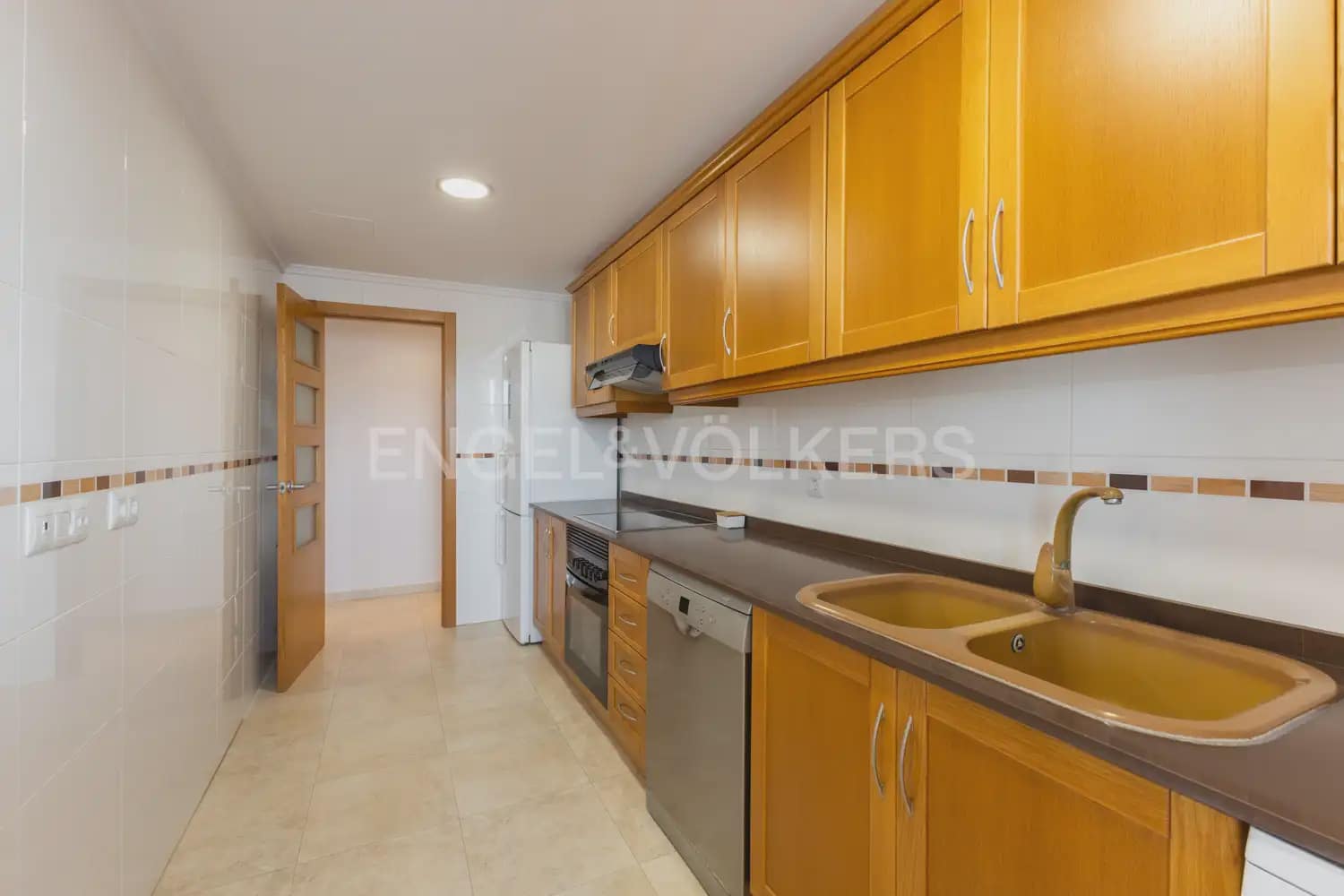Piso de 3 habitaciones en Sagunto / Sagunt en alquiler con garaje - 1.200 € (Ref: 9937054)