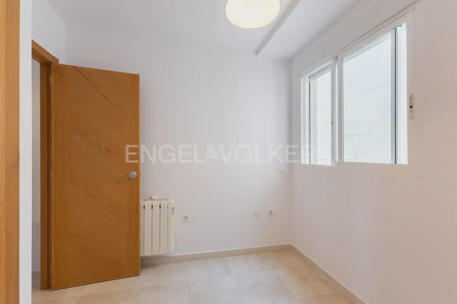 Piso de 3 habitaciones en Sagunto / Sagunt en alquiler con garaje - 1.200 € (Ref: 9937054)