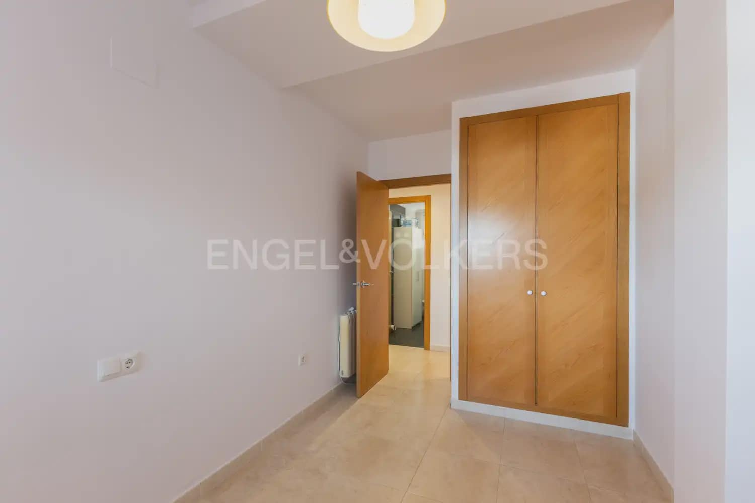 Piso de 3 habitaciones en Sagunto / Sagunt en alquiler con garaje - 1.200 € (Ref: 9937054)
