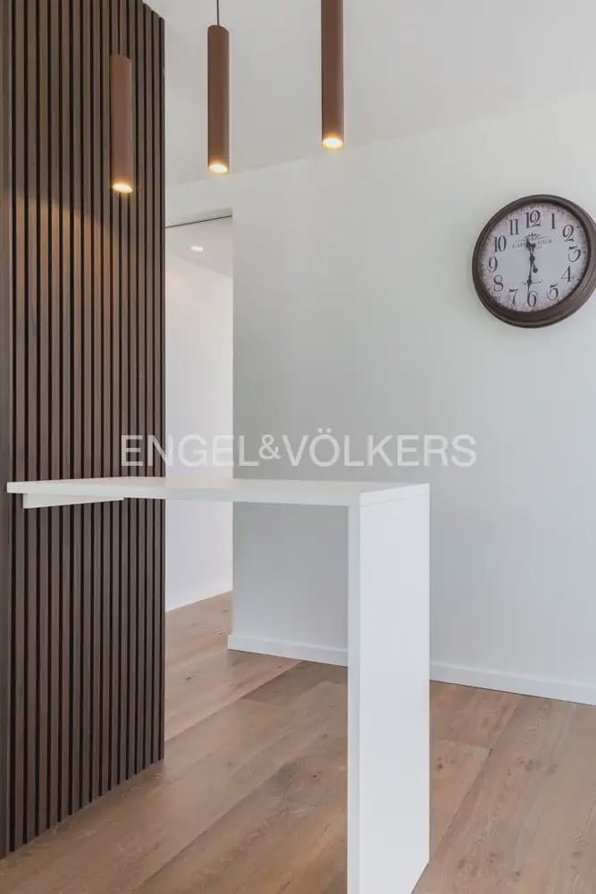 6 bedroom Villa for sale in Godella with pool garage - € 1,750,000 (Ref: 9937056)