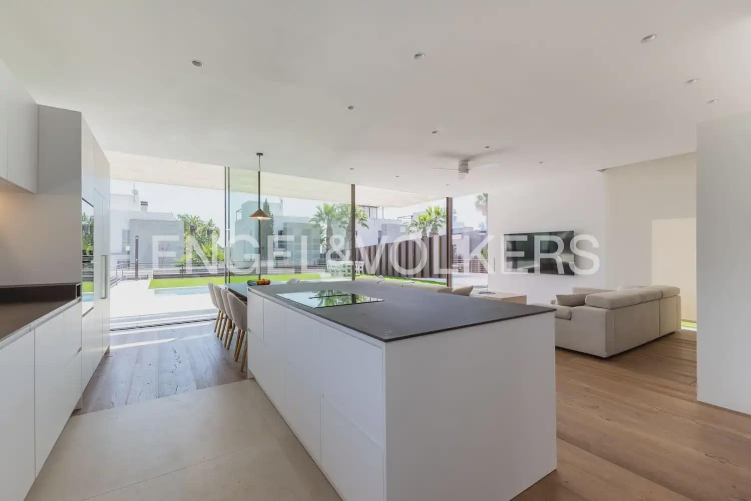 6 bedroom Villa for sale in Godella with pool garage - € 1,750,000 (Ref: 9937056)