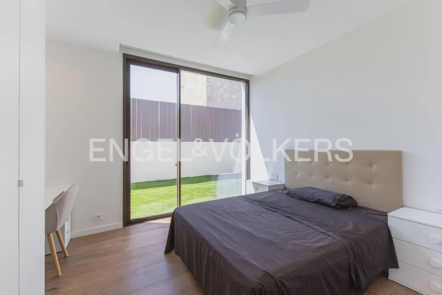 6 bedroom Villa for sale in Godella with pool garage - € 1,750,000 (Ref: 9937056)