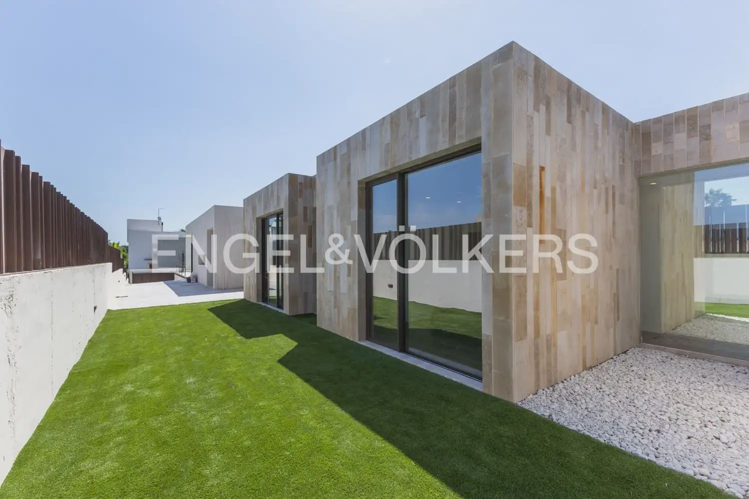 6 bedroom Villa for sale in Godella with pool garage - € 1,750,000 (Ref: 9937056)
