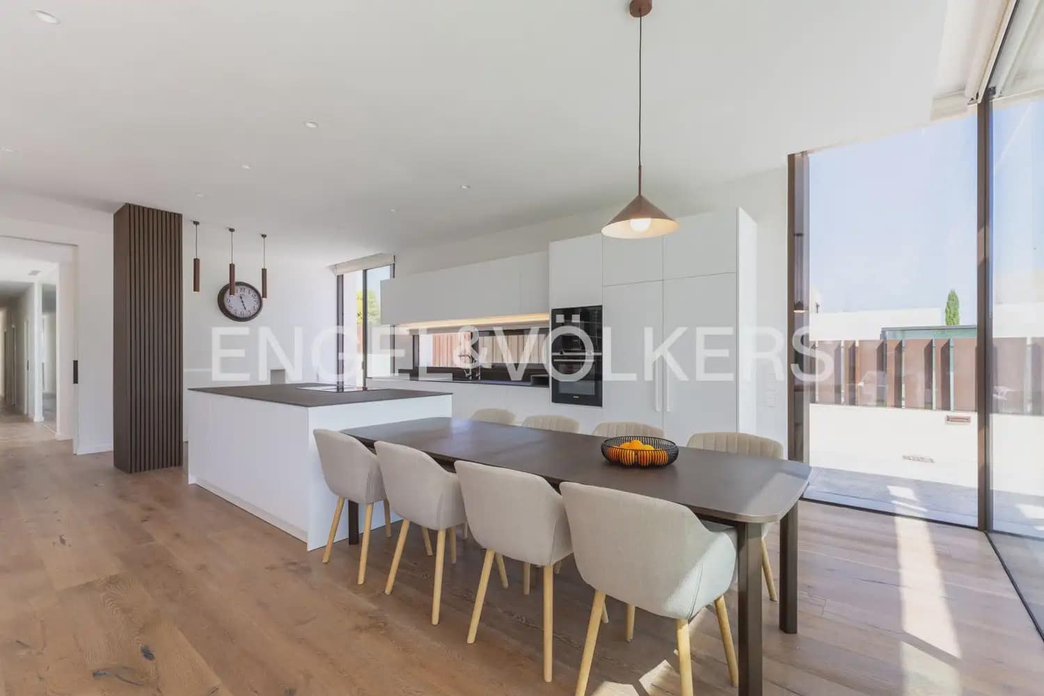 6 bedroom Villa for sale in Godella with pool garage - € 1,750,000 (Ref: 9937056)