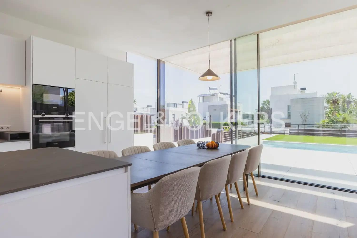 6 bedroom Villa for sale in Godella with pool garage - € 1,750,000 (Ref: 9937056)