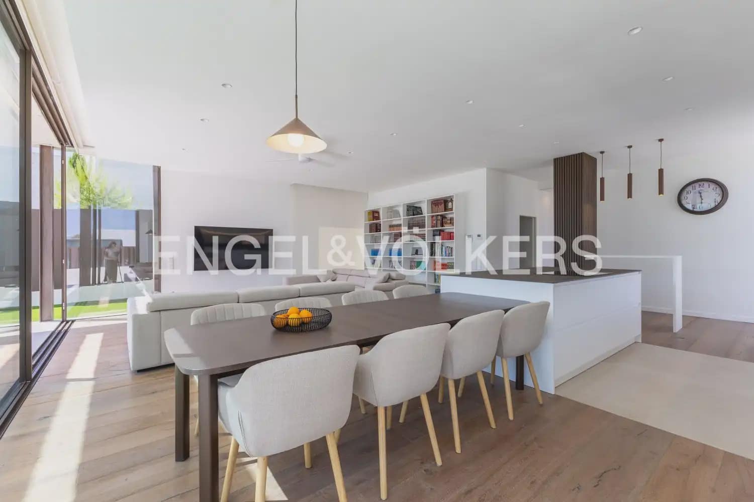 6 bedroom Villa for sale in Godella with pool garage - € 1,750,000 (Ref: 9937056)