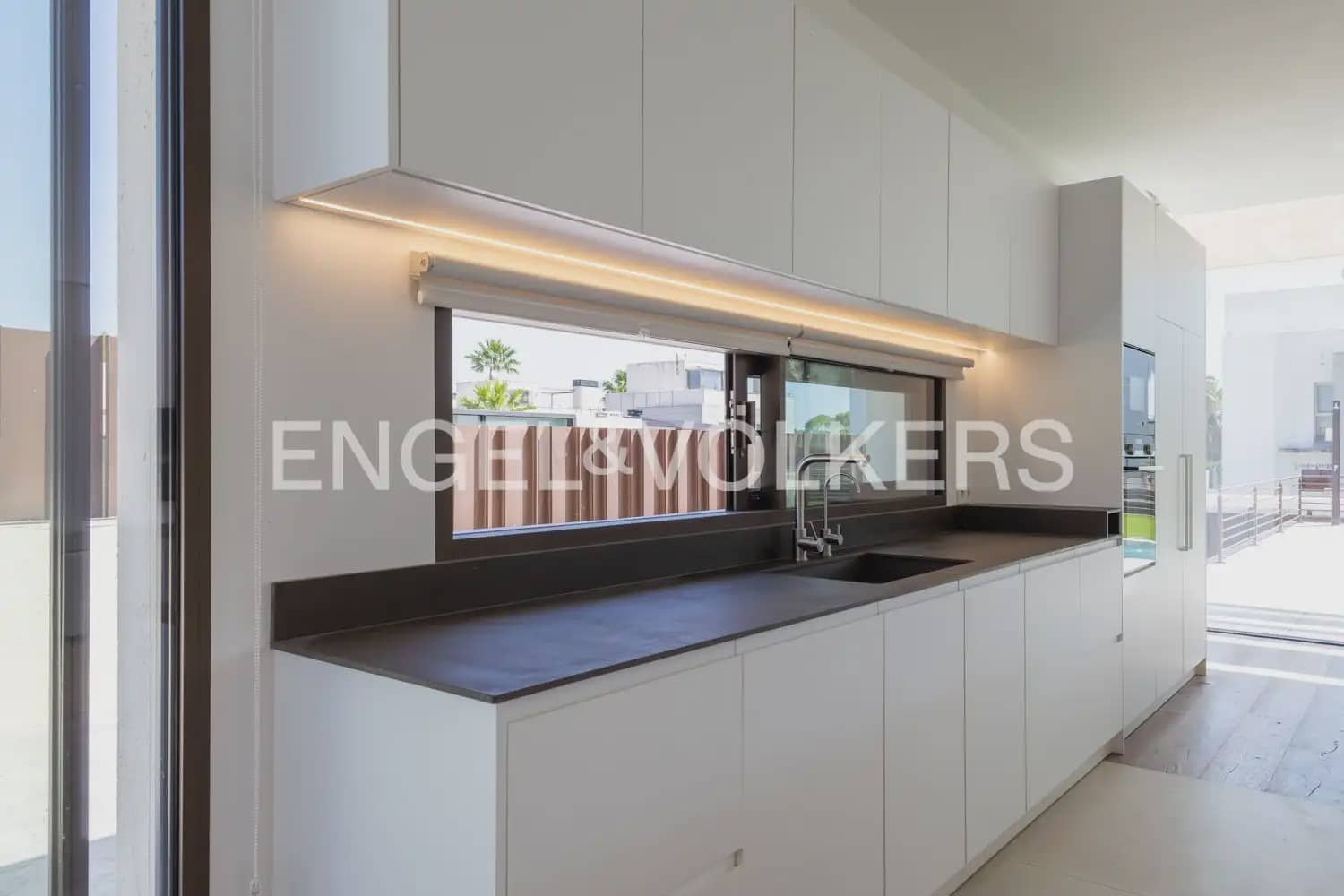 6 bedroom Villa for sale in Godella with pool garage - € 1,750,000 (Ref: 9937056)