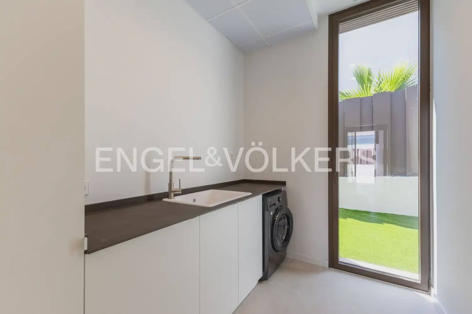 6 bedroom Villa for sale in Godella with pool garage - € 1,750,000 (Ref: 9937056)