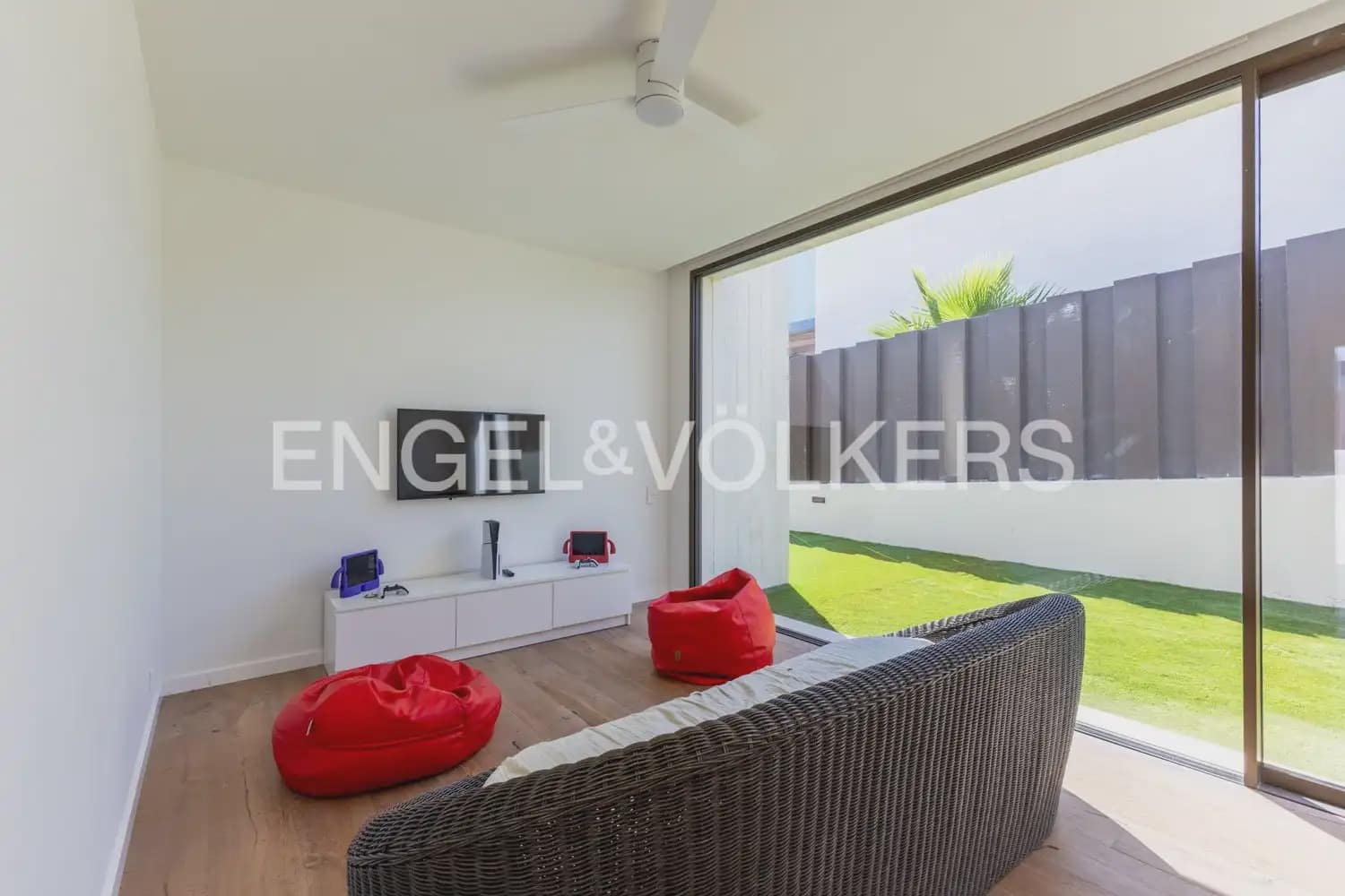 6 bedroom Villa for sale in Godella with pool garage - € 1,750,000 (Ref: 9937056)
