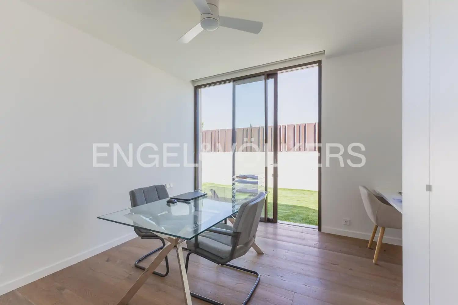 6 bedroom Villa for sale in Godella with pool garage - € 1,750,000 (Ref: 9937056)