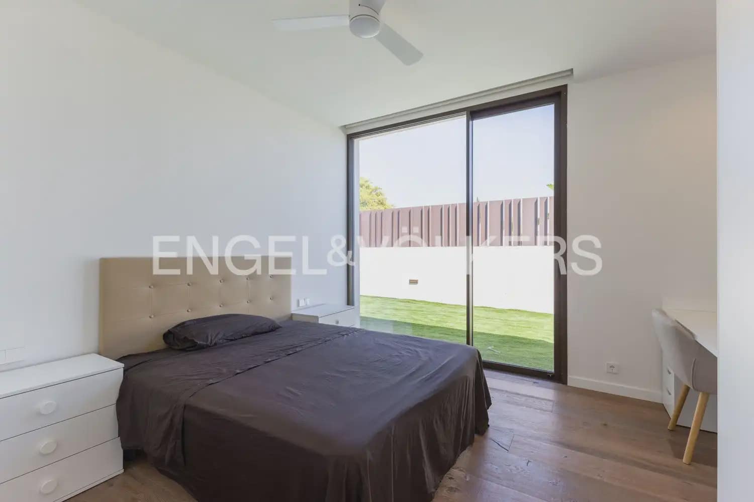 6 bedroom Villa for sale in Godella with pool garage - € 1,750,000 (Ref: 9937056)
