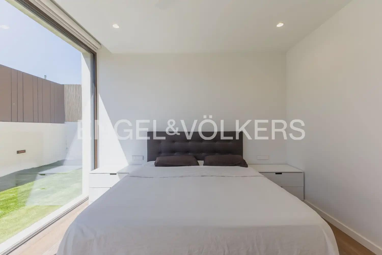 6 bedroom Villa for sale in Godella with pool garage - € 1,750,000 (Ref: 9937056)