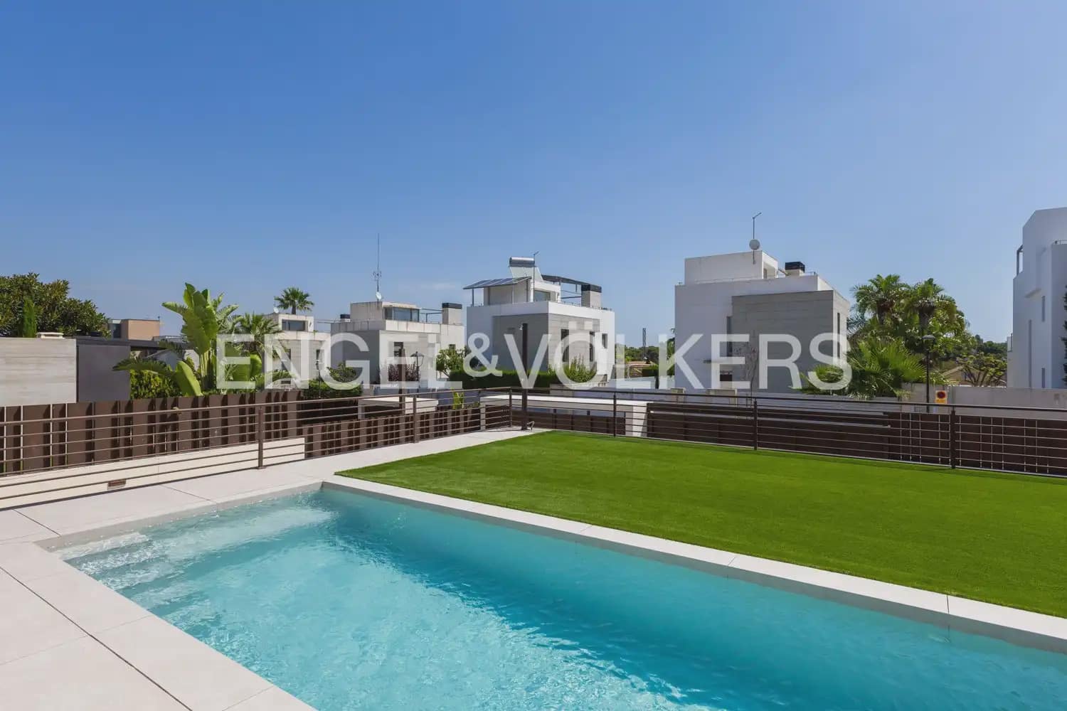 6 bedroom Villa for sale in Godella with pool garage - € 1,750,000 (Ref: 9937056)
