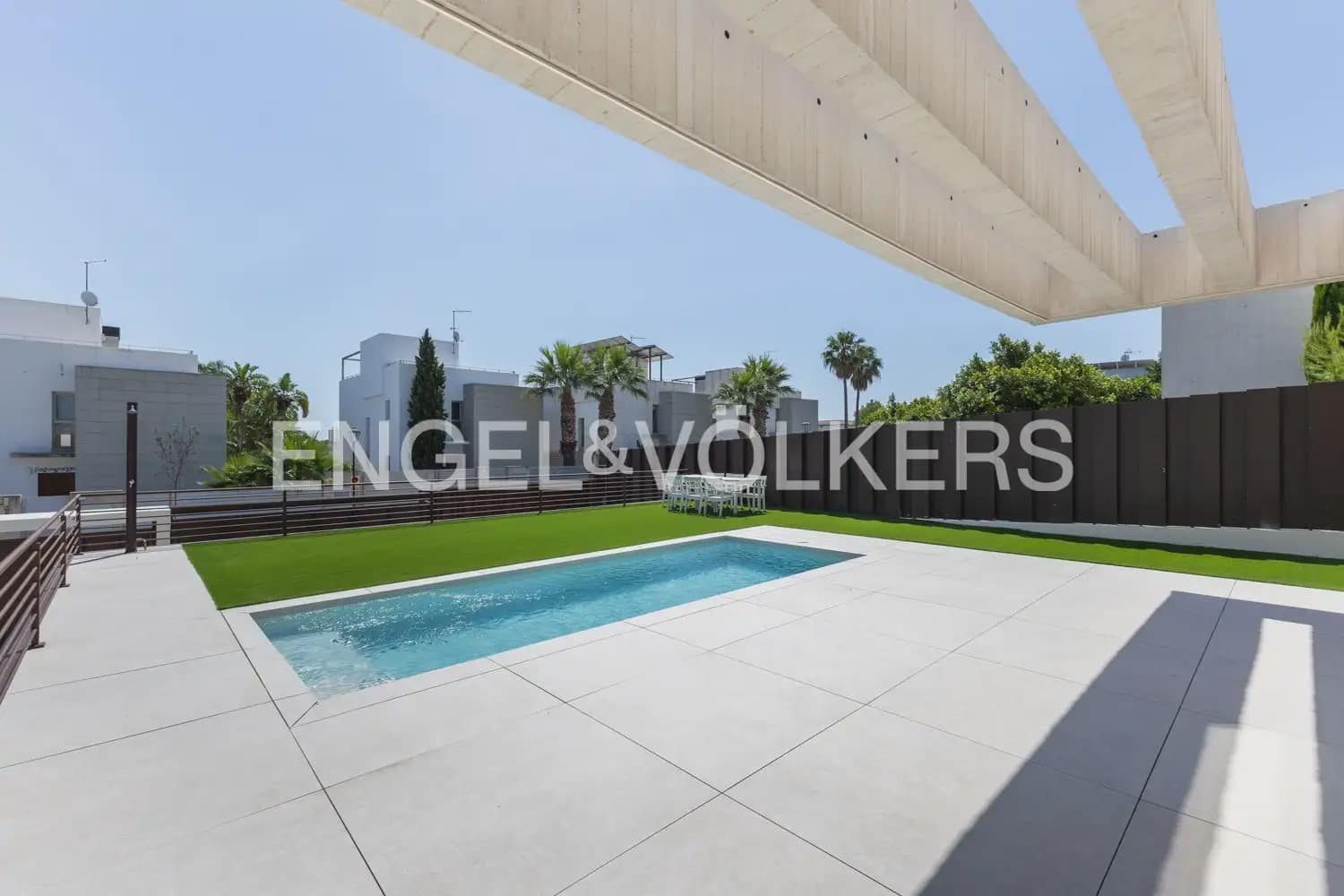 6 bedroom Villa for sale in Godella with pool garage - € 1,750,000 (Ref: 9937056)