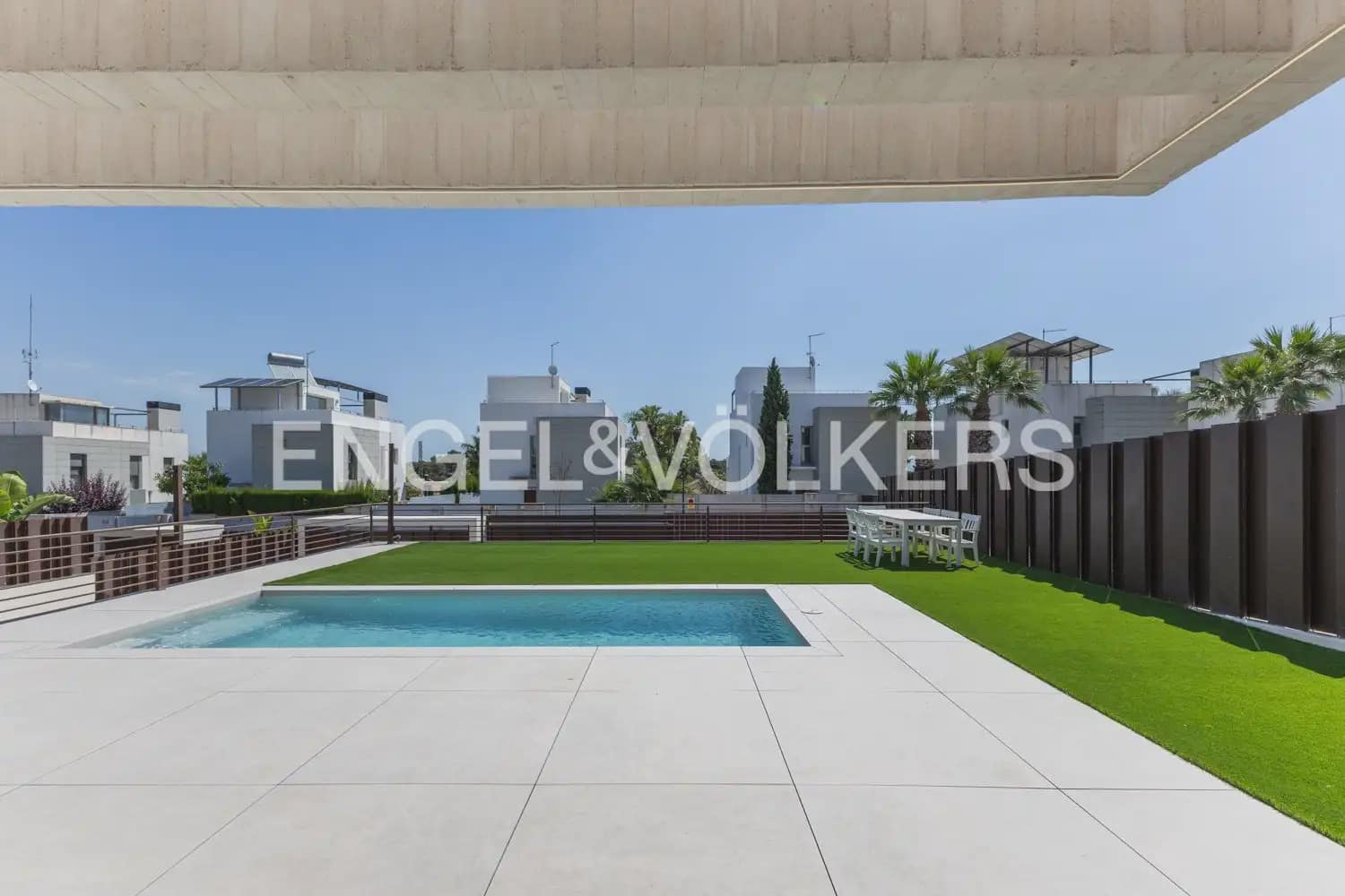 6 bedroom Villa for sale in Godella with pool garage - € 1,750,000 (Ref: 9937056)