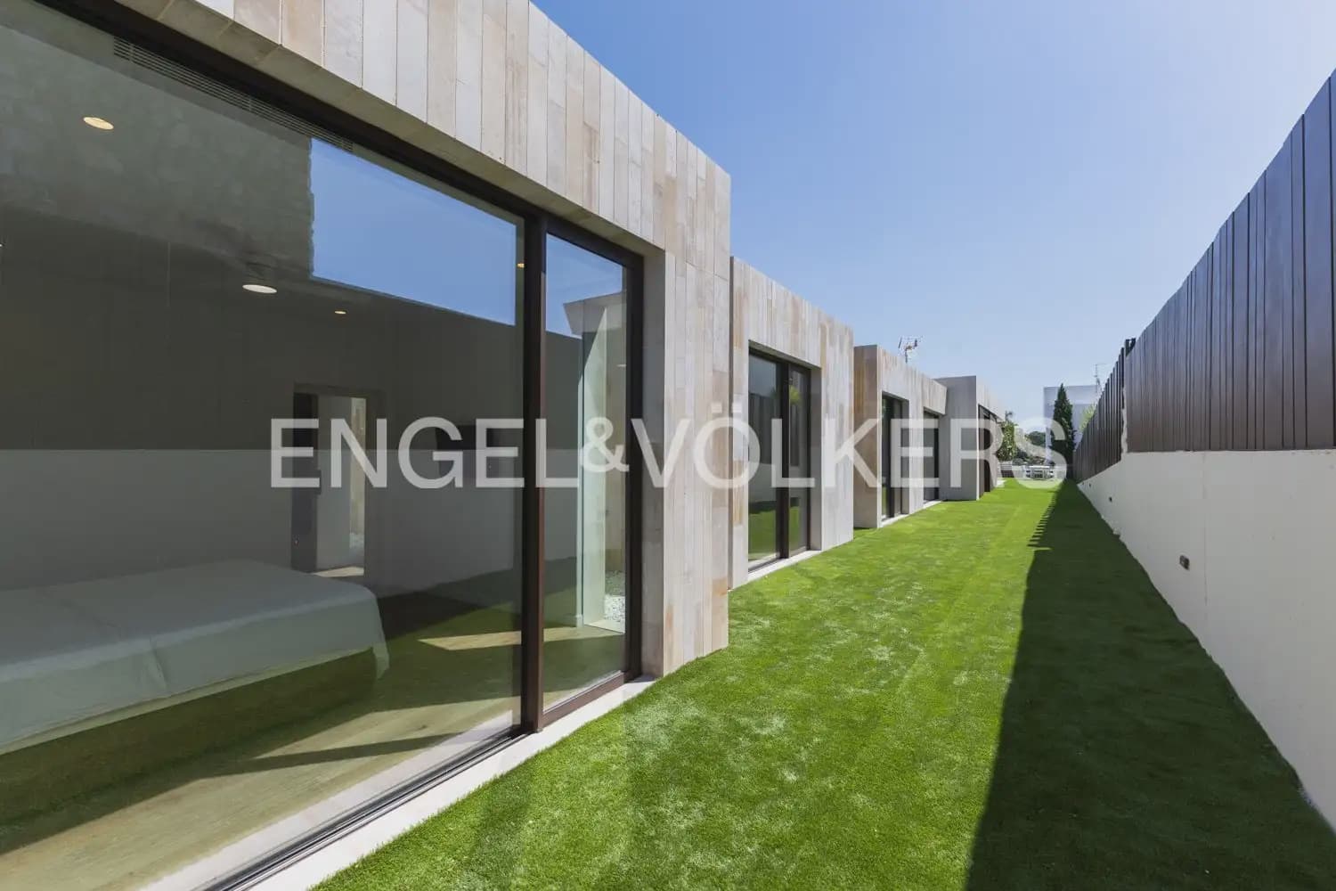 6 bedroom Villa for sale in Godella with pool garage - € 1,750,000 (Ref: 9937056)