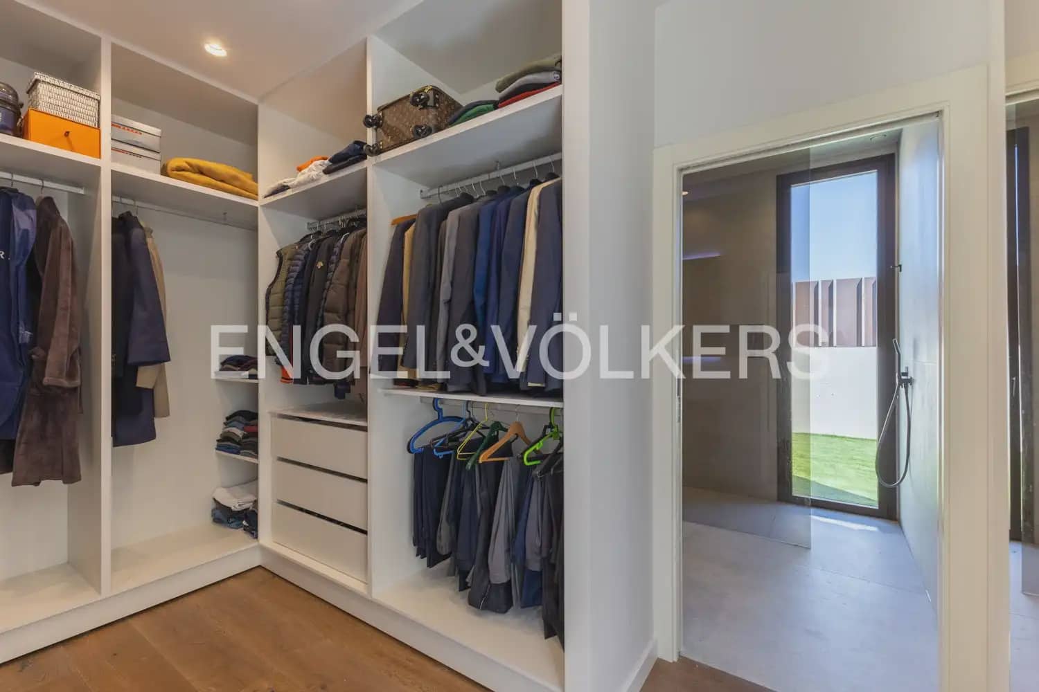 6 bedroom Villa for sale in Godella with pool garage - € 1,750,000 (Ref: 9937056)