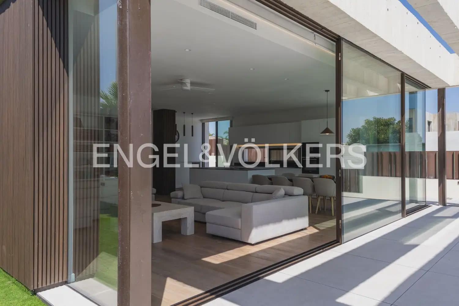 6 bedroom Villa for sale in Godella with pool garage - € 1,750,000 (Ref: 9937056)