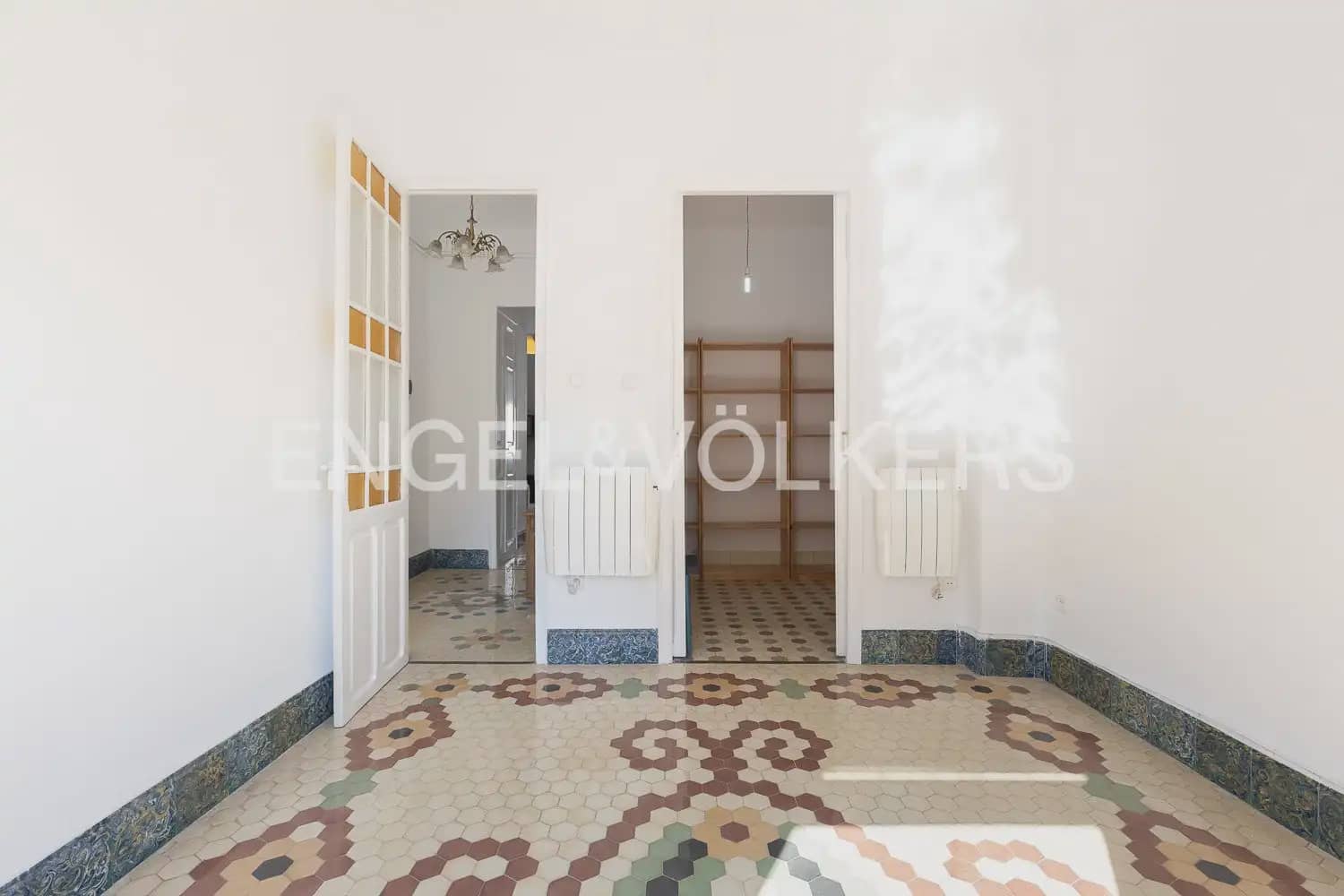 3 bedroom Flat for rent in Valencia city - € 1,700 (Ref: 9937279)