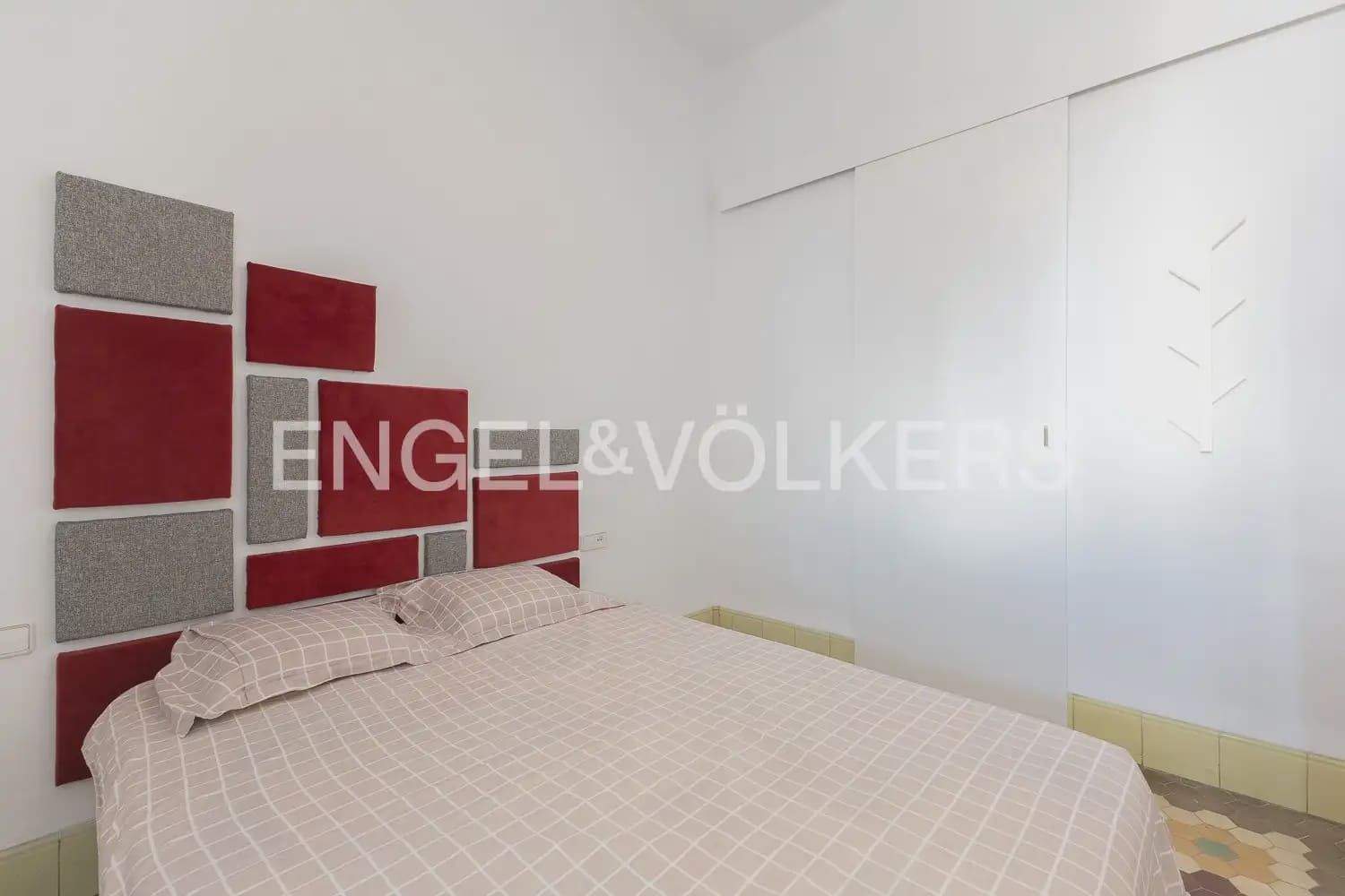 3 bedroom Flat for rent in Valencia city - € 1,700 (Ref: 9937279)