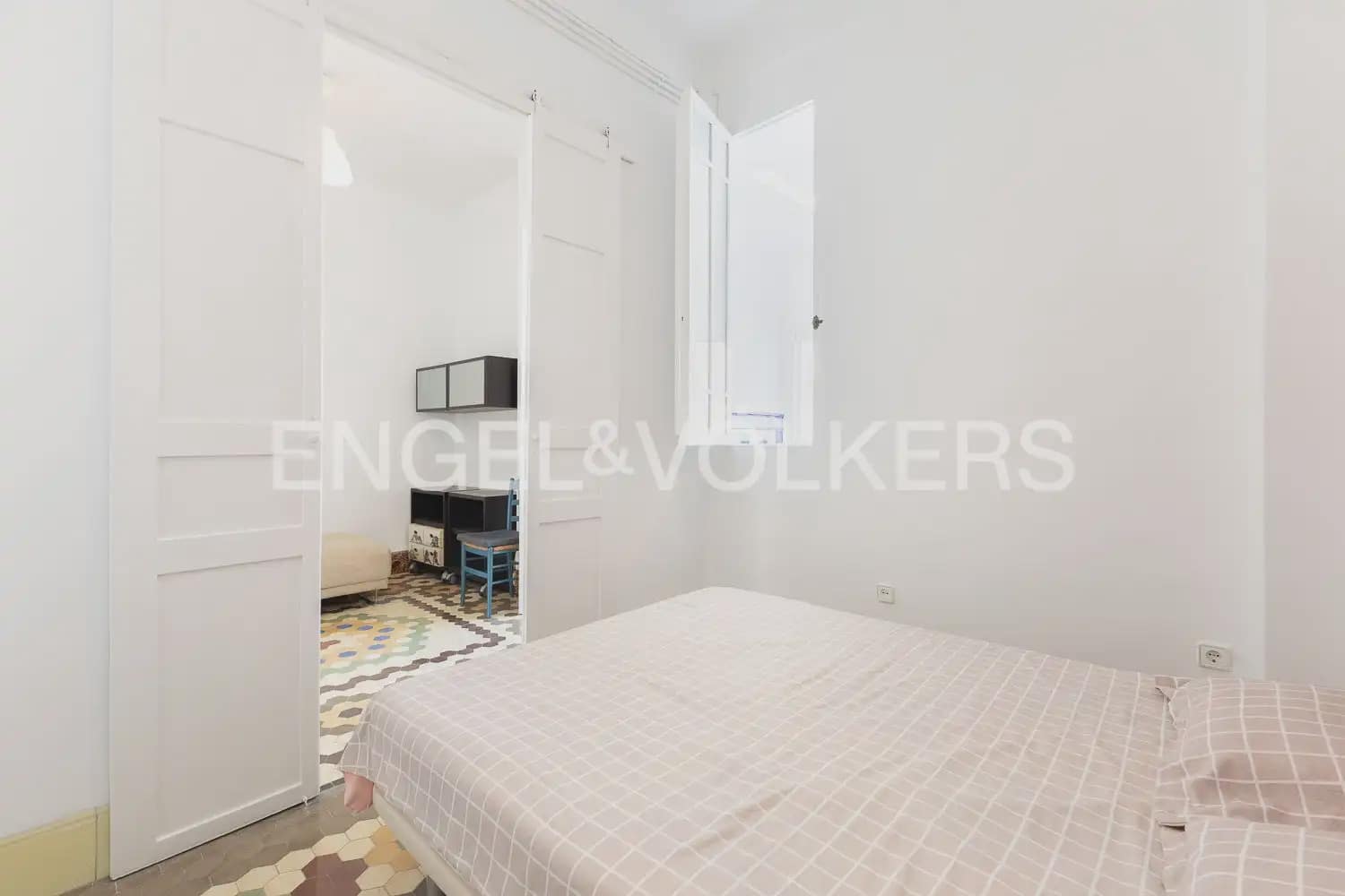 3 bedroom Flat for rent in Valencia city - € 1,700 (Ref: 9937279)