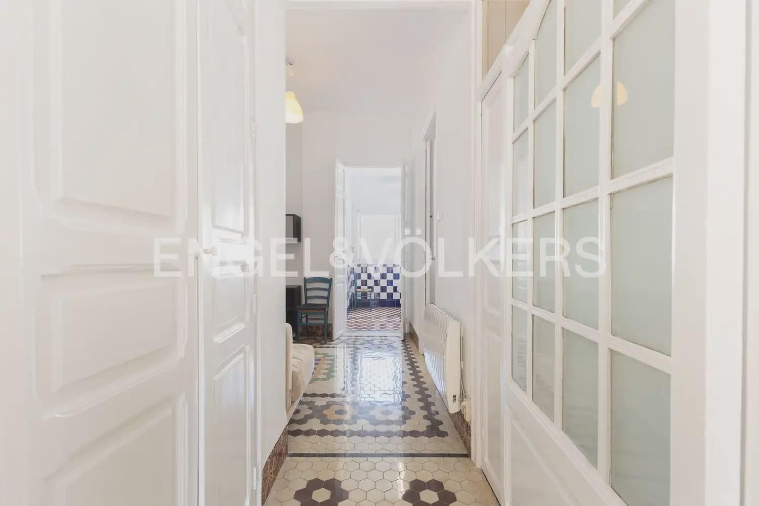 3 bedroom Flat for rent in Valencia city - € 1,700 (Ref: 9937279)