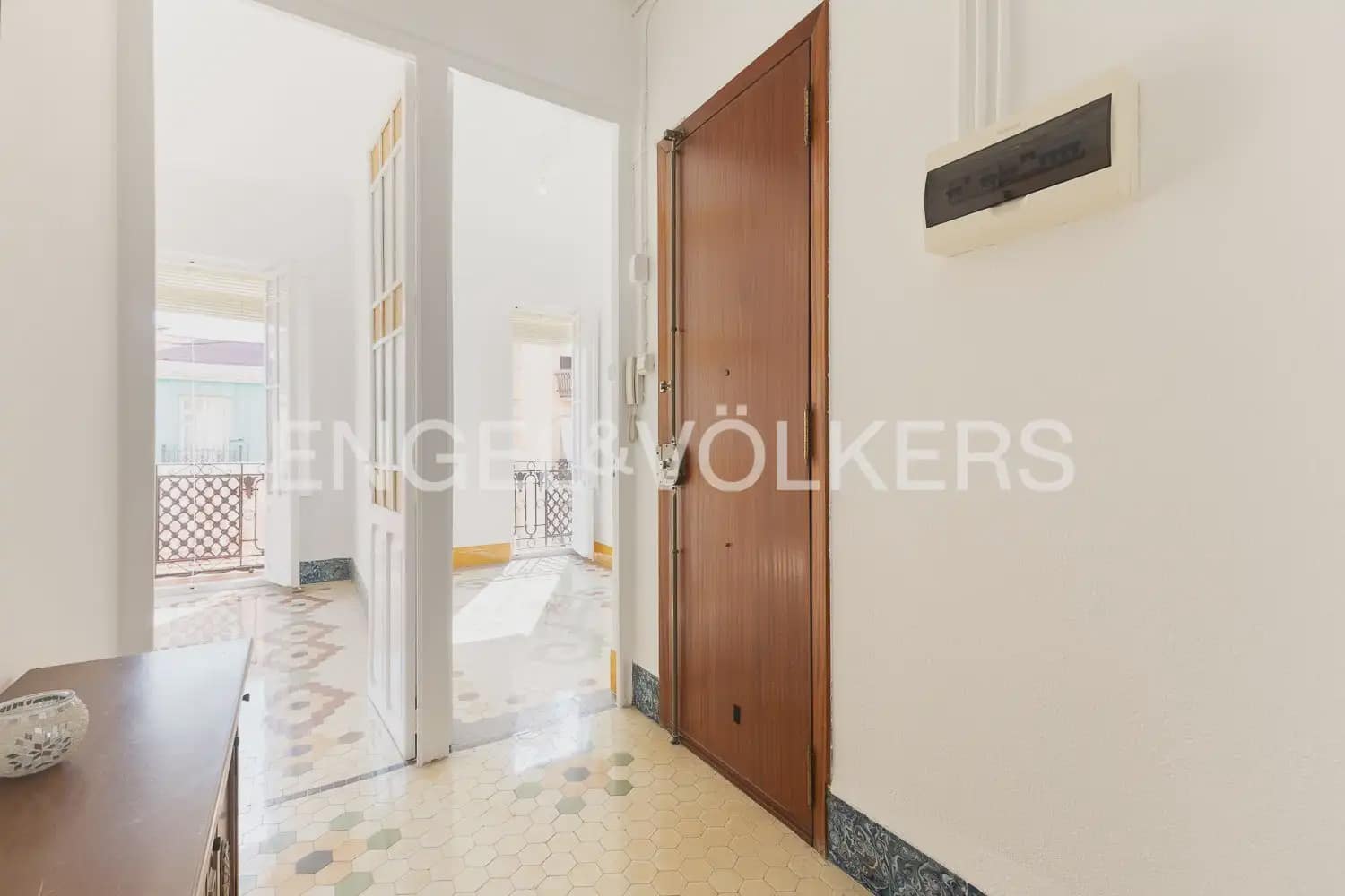 3 bedroom Flat for rent in Valencia city - € 1,700 (Ref: 9937279)