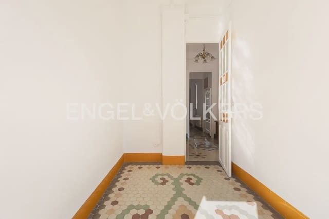 3 bedroom Flat for rent in Russafa, Valencia city - € 1,700 (Ref: 9937279)
