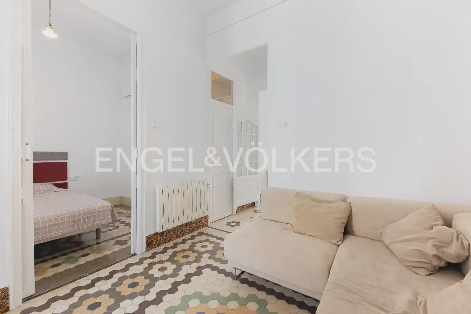 3 bedroom Flat for rent in Valencia city - € 1,700 (Ref: 9937279)