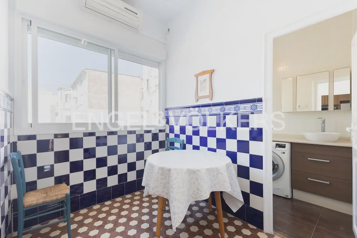 3 bedroom Flat for rent in Valencia city - € 1,700 (Ref: 9937279)