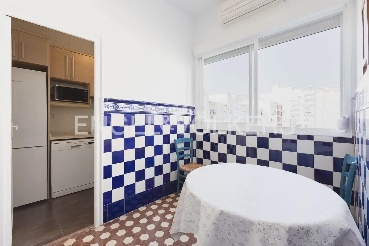 3 bedroom Flat for rent in Valencia city - € 1,700 (Ref: 9937279)