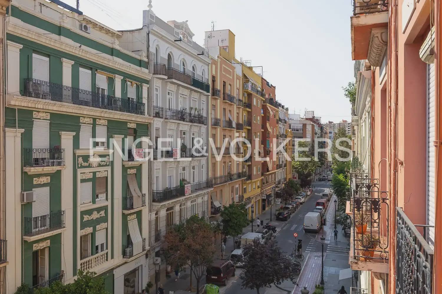 3 bedroom Flat for rent in Valencia city - € 1,700 (Ref: 9937279)