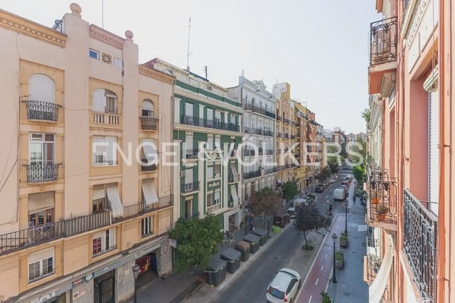 3 bedroom Flat for rent in Russafa, Valencia city - € 1,700 (Ref: 9937279)