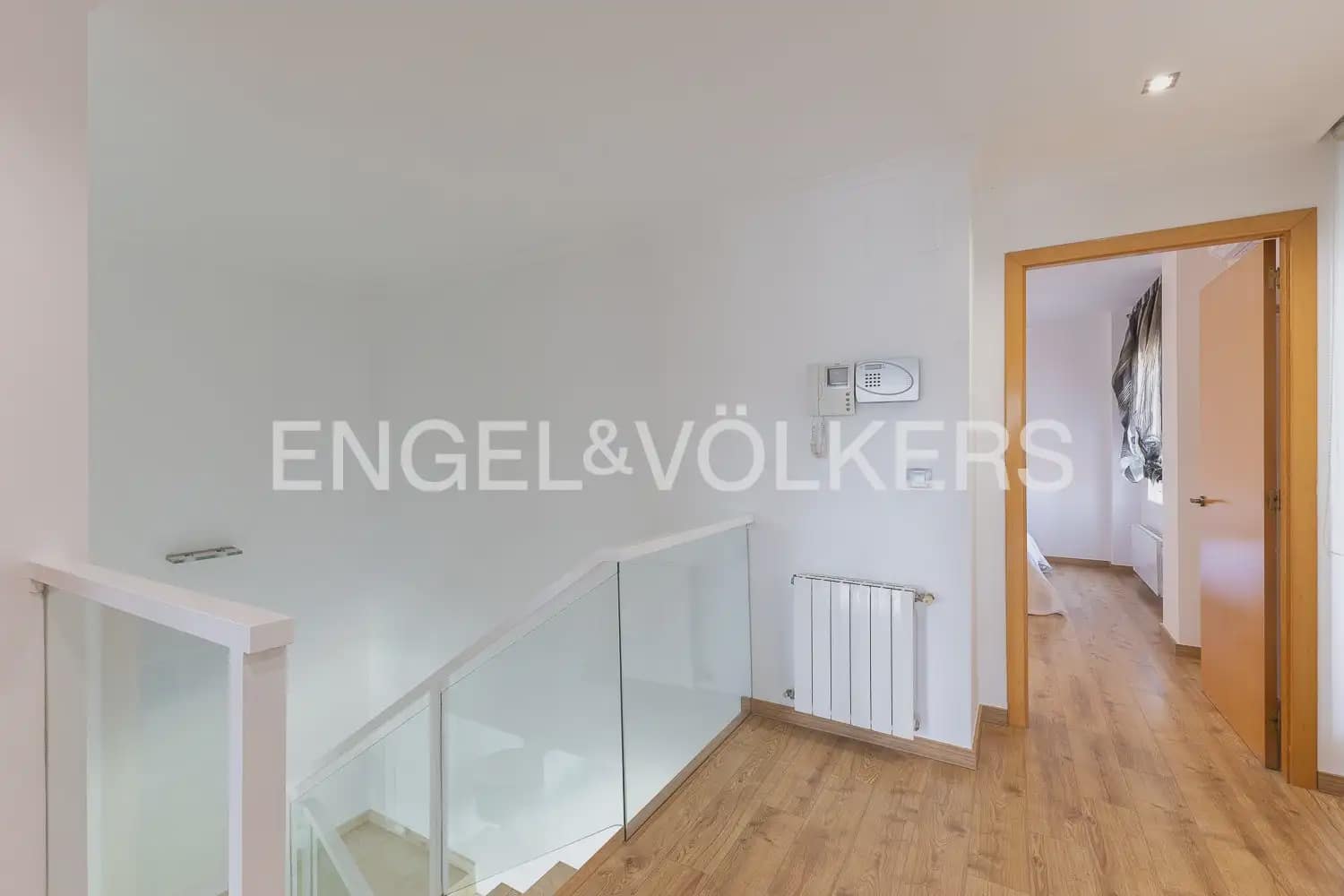 3 soveværelse Villa til leje i Riba-roja de Turia med swimmingpool - € 4.000 (Ref: 9937282)