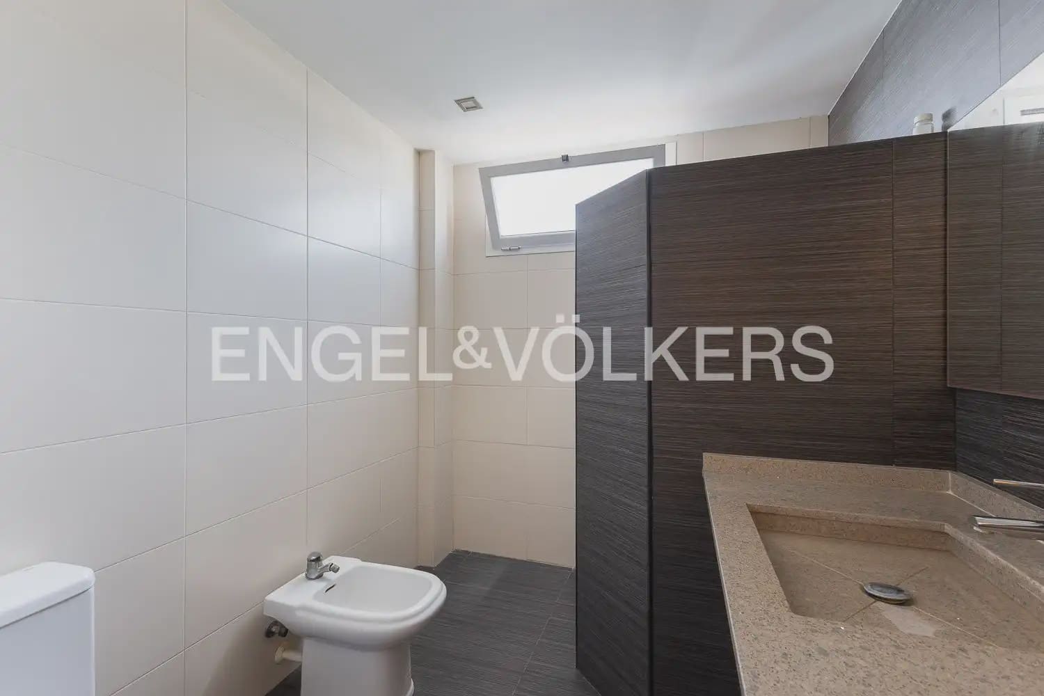 3 soveværelse Villa til leje i Riba-roja de Turia med swimmingpool - € 4.000 (Ref: 9937282)
