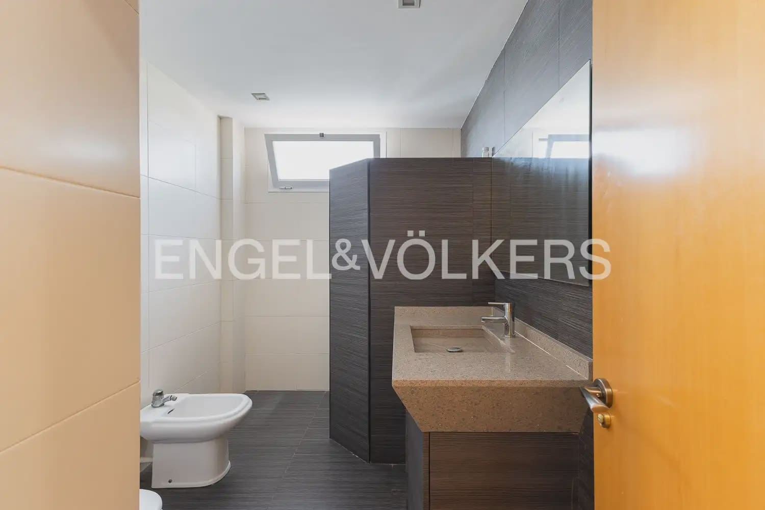 3 soveværelse Villa til leje i Riba-roja de Turia med swimmingpool - € 4.000 (Ref: 9937282)