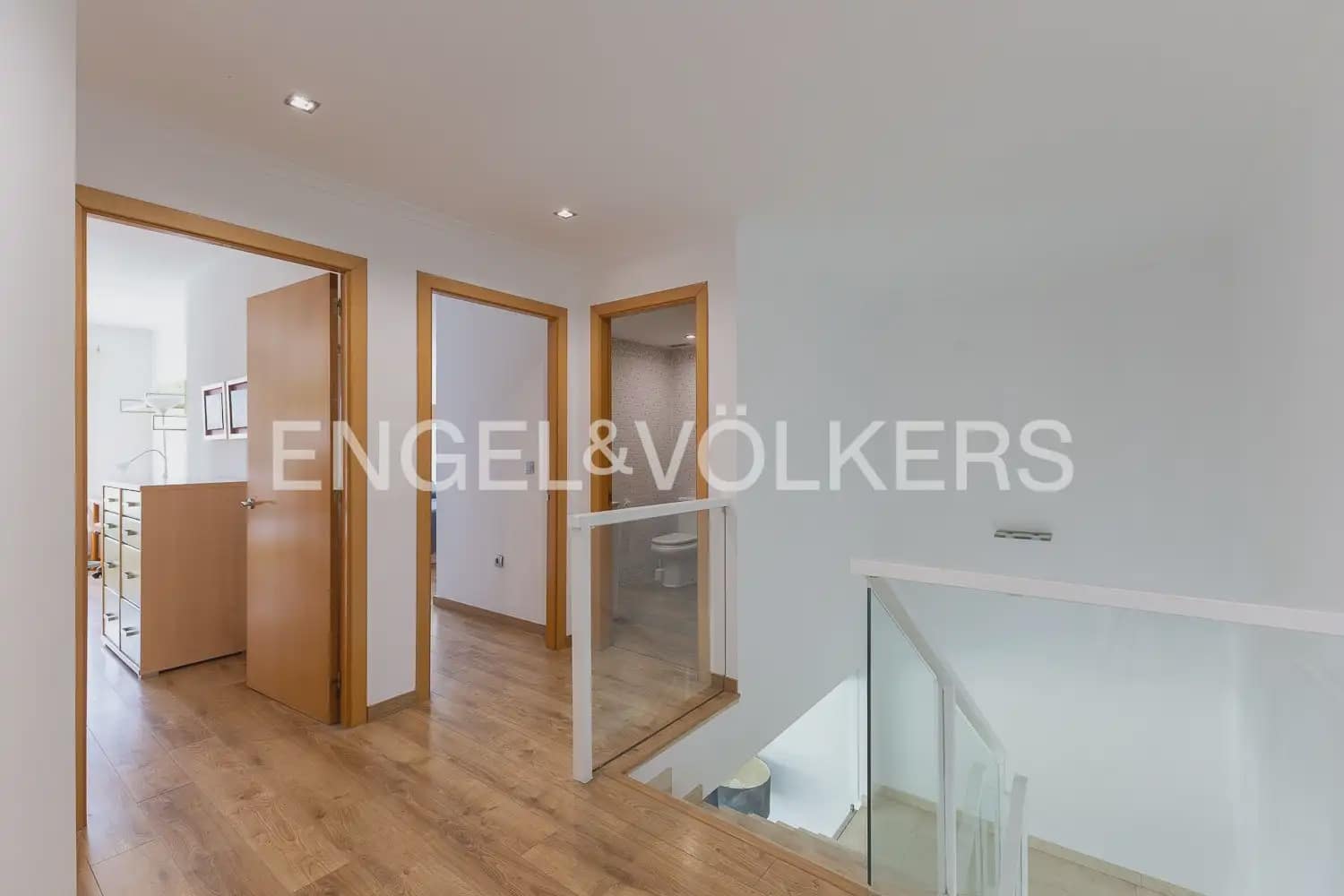 3 soveværelse Villa til leje i Riba-roja de Turia med swimmingpool - € 4.000 (Ref: 9937282)