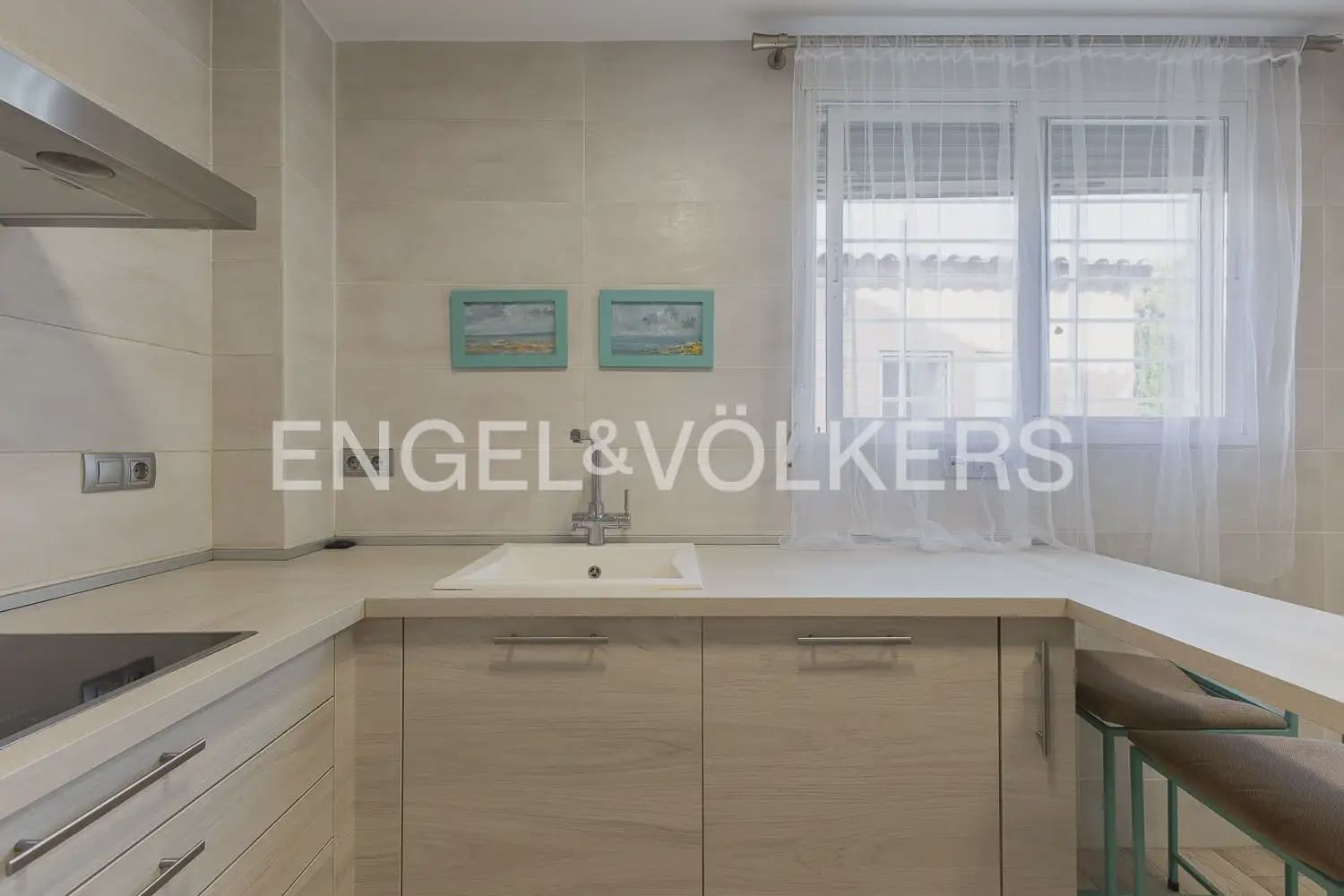 3 soveværelse Villa til leje i Riba-roja de Turia med swimmingpool - € 4.000 (Ref: 9937282)