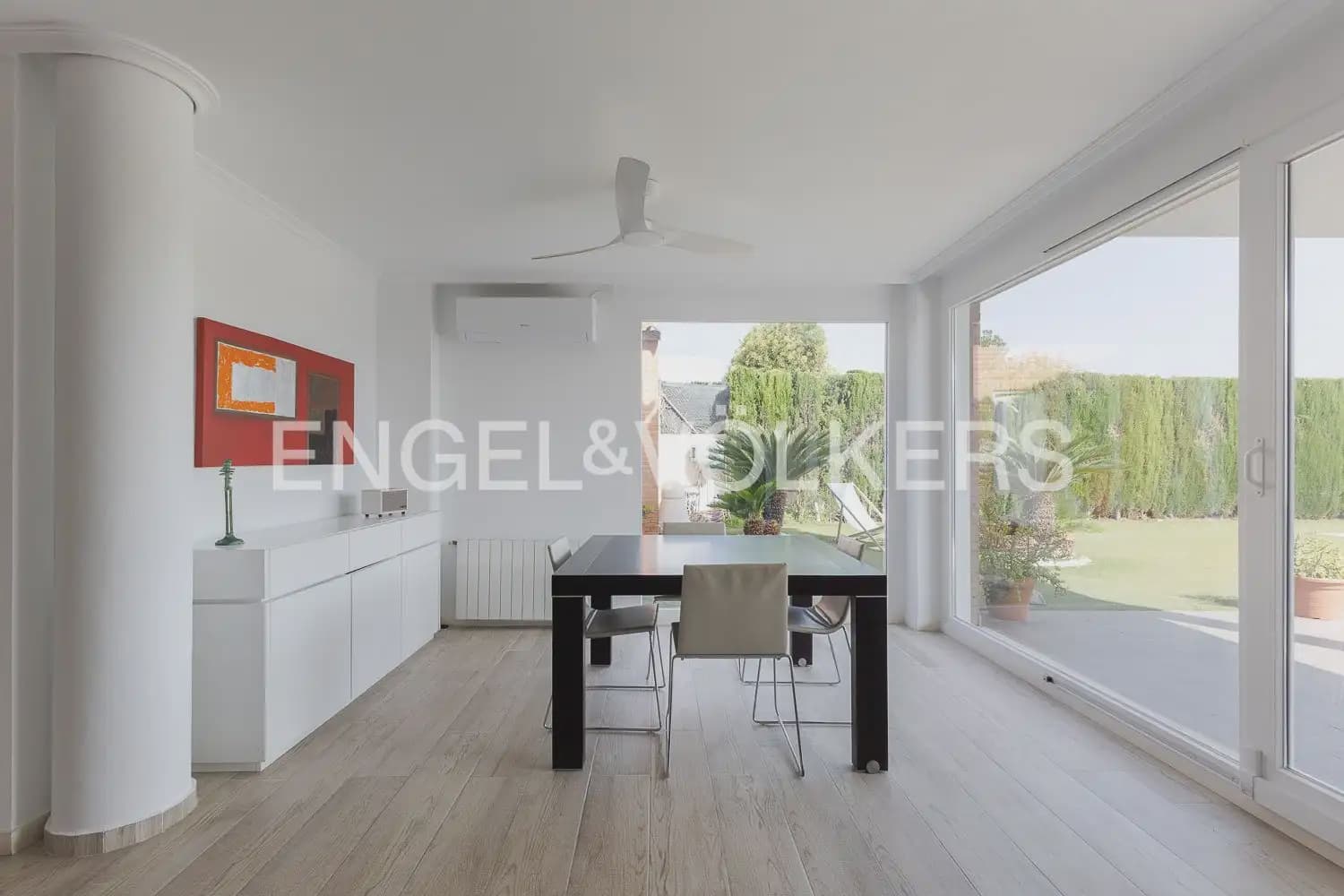 3 soveværelse Villa til leje i Riba-roja de Turia med swimmingpool - € 4.000 (Ref: 9937282)