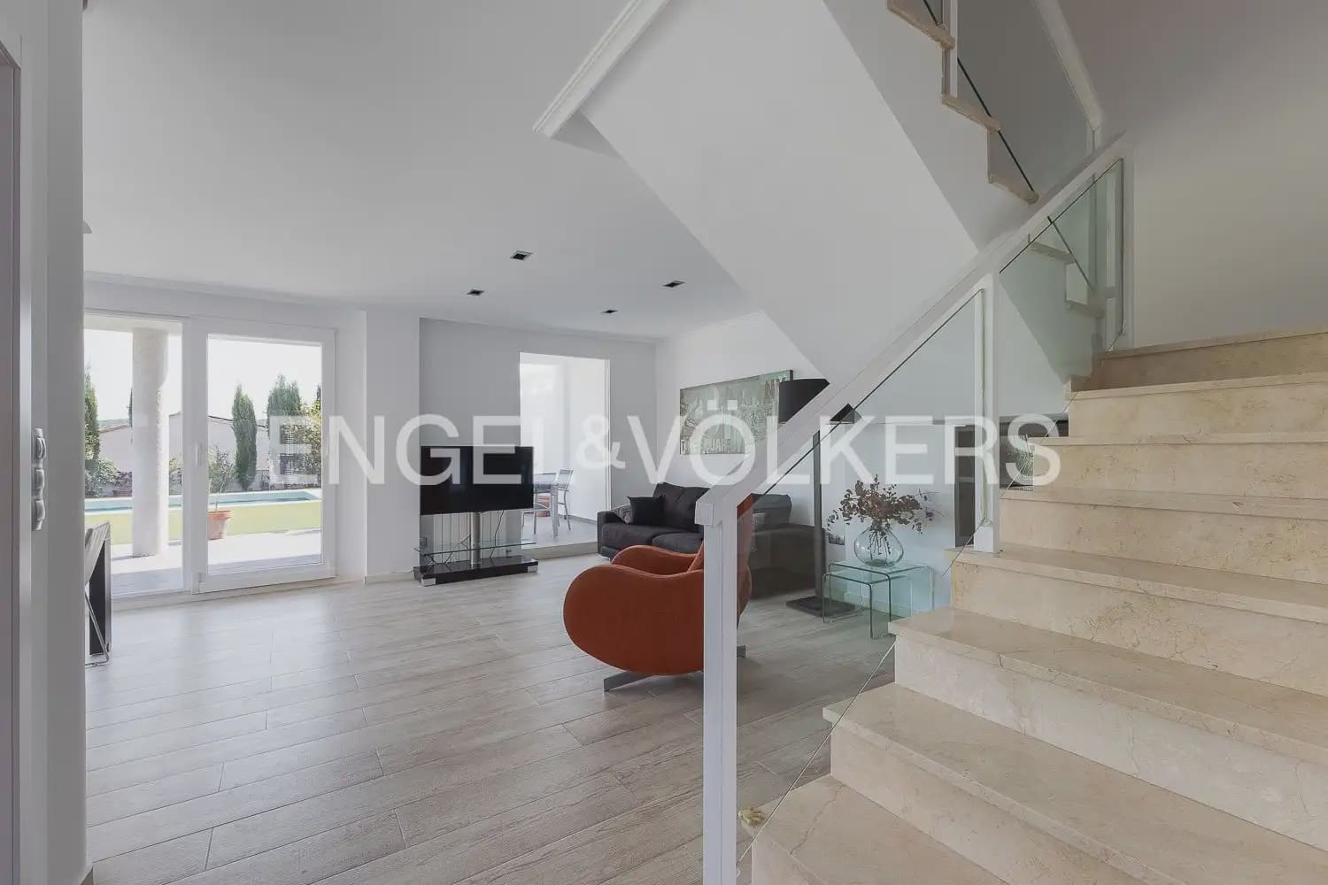 3 soveværelse Villa til leje i Riba-roja de Turia med swimmingpool - € 4.000 (Ref: 9937282)