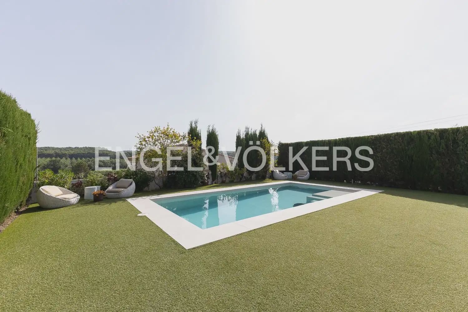 3 soveværelse Villa til leje i Riba-roja de Turia med swimmingpool - € 4.000 (Ref: 9937282)