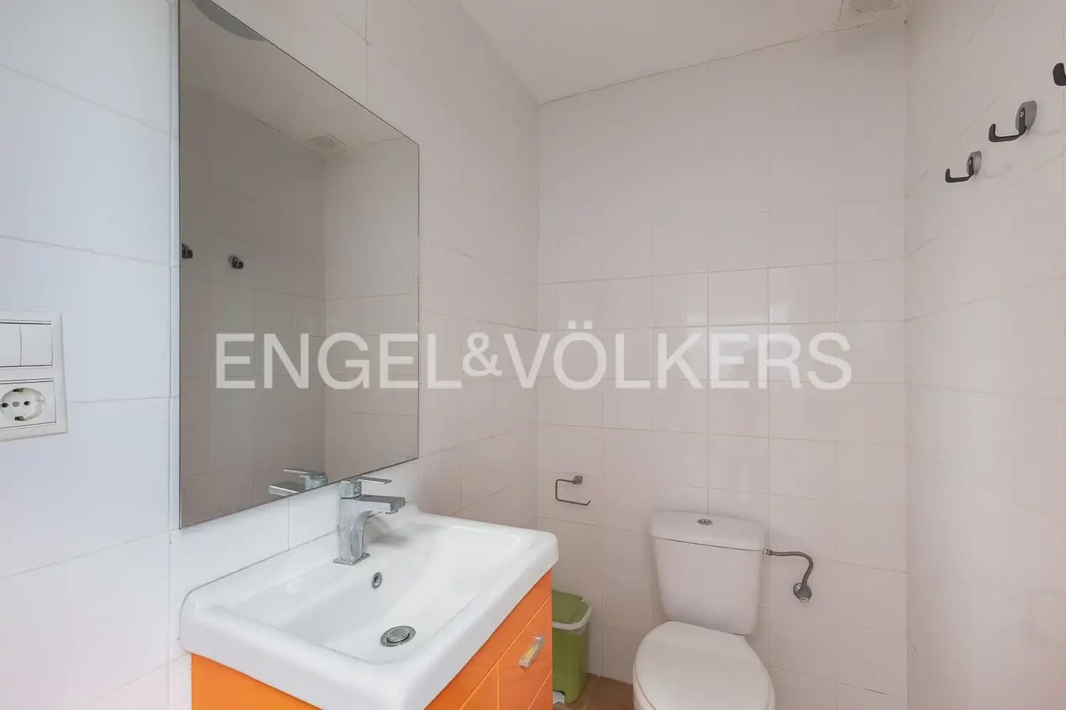 3 soveværelse Villa til leje i Riba-roja de Turia med swimmingpool - € 4.000 (Ref: 9937282)