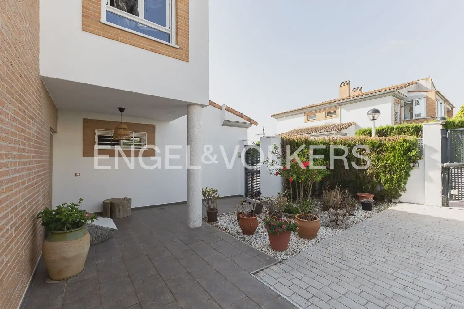 3 soveværelse Villa til leje i Riba-roja de Turia med swimmingpool - € 4.000 (Ref: 9937282)