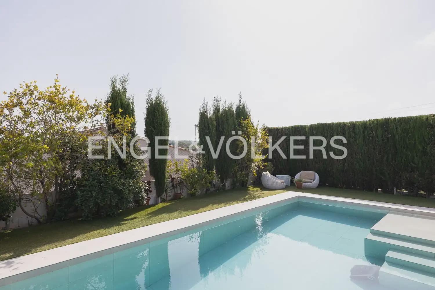 3 soveværelse Villa til leje i Riba-roja de Turia med swimmingpool - € 4.000 (Ref: 9937282)