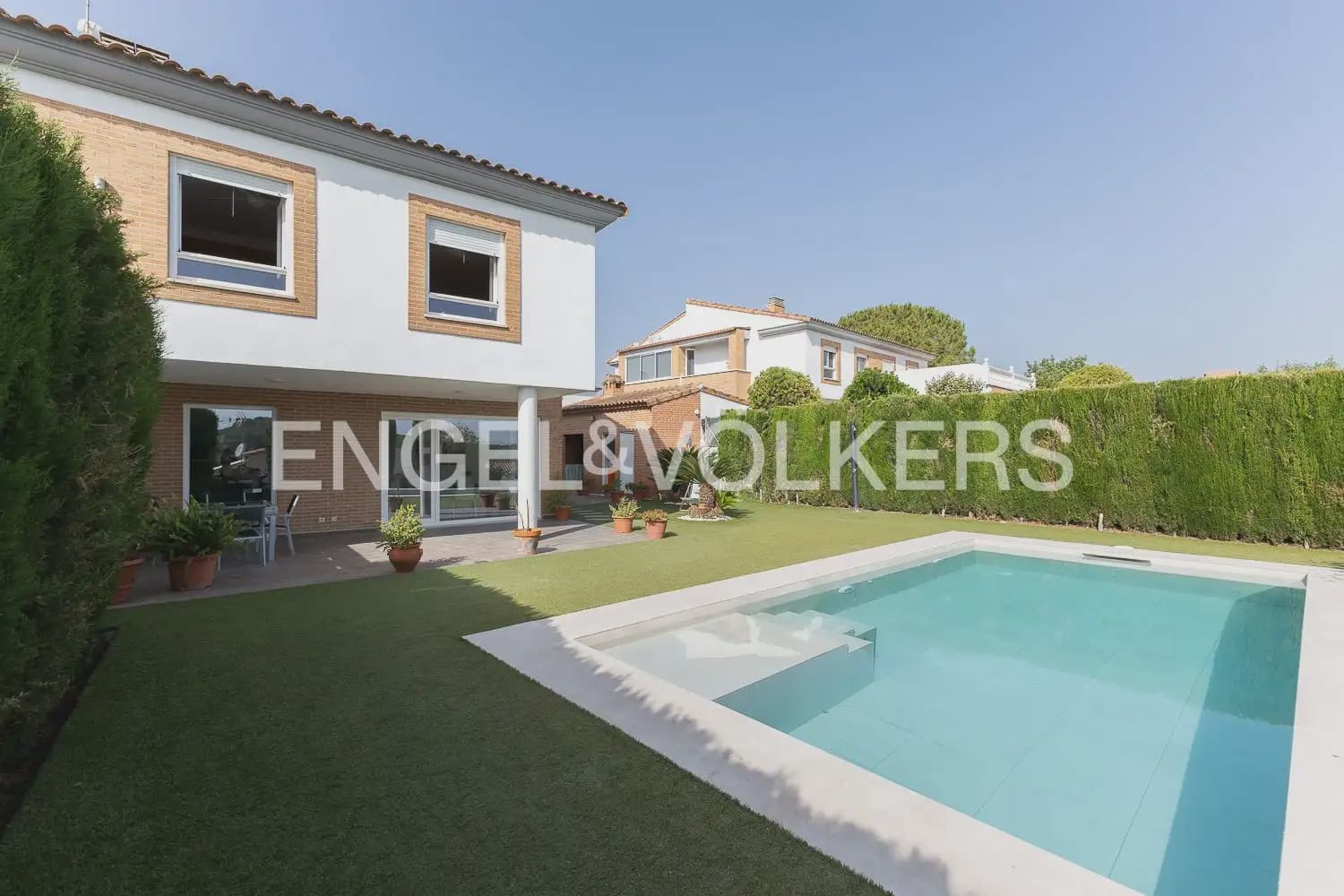 3 soveværelse Villa til leje i Riba-roja de Turia med swimmingpool - € 4.000 (Ref: 9937282)