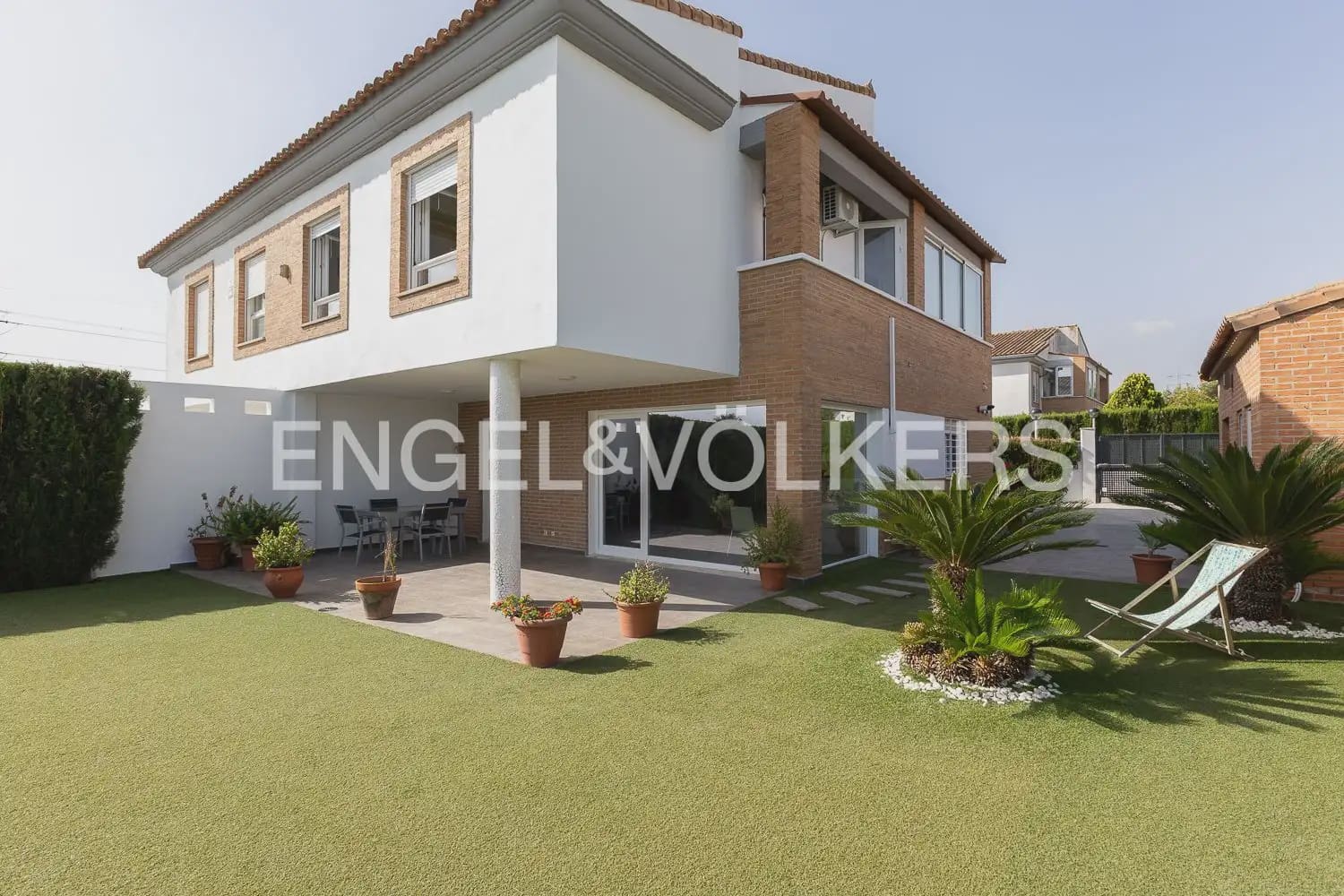 3 soveværelse Villa til leje i Riba-roja de Turia med swimmingpool - € 4.000 (Ref: 9937282)