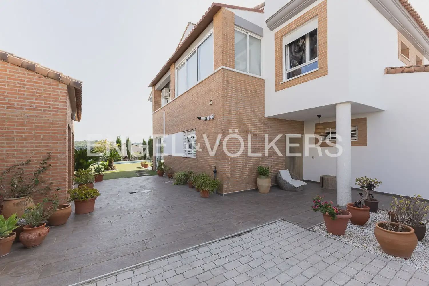 3 soveværelse Villa til leje i Riba-roja de Turia med swimmingpool - € 4.000 (Ref: 9937282)
