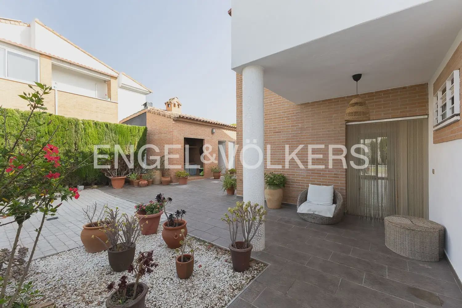 3 soveværelse Villa til leje i Riba-roja de Turia med swimmingpool - € 4.000 (Ref: 9937282)