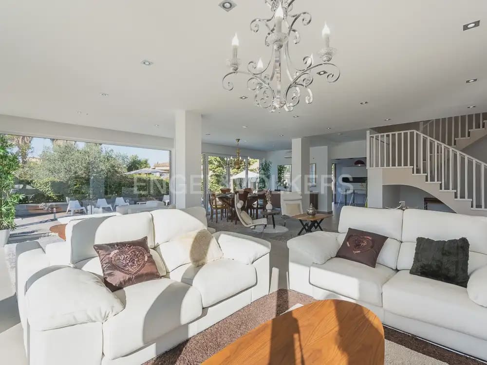 8 Zimmer Villa zu vermieten in Betera mit Pool Garage - 5.500 € (Ref: 9937283)