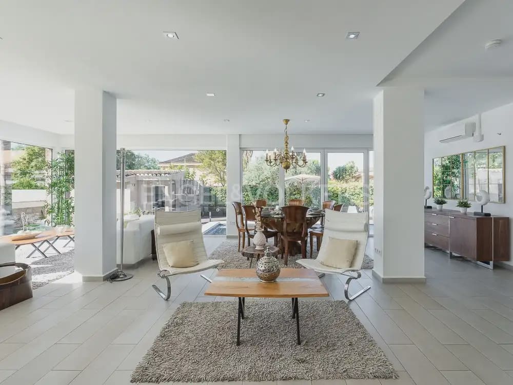 8 Zimmer Villa zu vermieten in Betera mit Pool Garage - 5.500 € (Ref: 9937283)